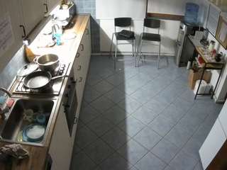 voyeurcam-julmodels-kitchen-2