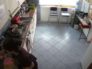 voyeurcam-julmodels-kitchen-2