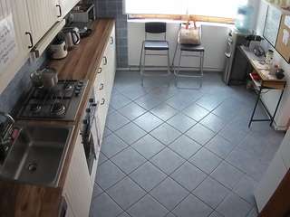 voyeurcam-julmodels-kitchen-2