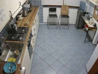 voyeurcam-julmodels-kitchen-2