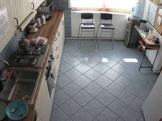 voyeurcam-julmodels-kitchen-2