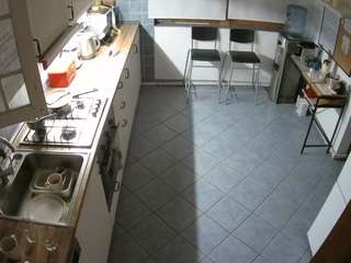 voyeurcam-julmodels-kitchen-2