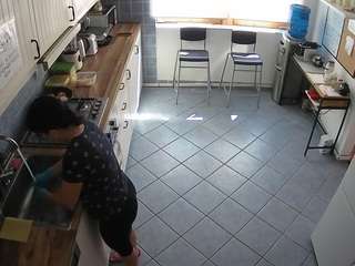voyeurcam-julmodels-kitchen-2