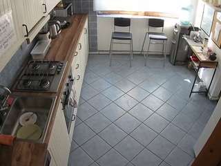voyeurcam-julmodels-kitchen-2