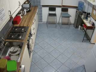voyeurcam-julmodels-kitchen-2