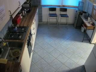 voyeurcam-julmodels-kitchen-2
