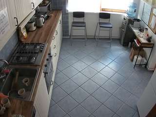 voyeurcam-julmodels-kitchen-2