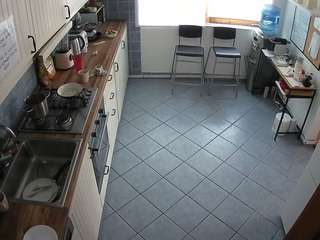 voyeurcam-julmodels-kitchen-2