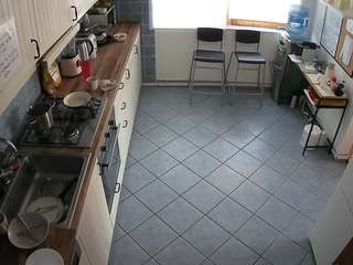 voyeurcam-julmodels-kitchen-2