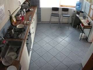 voyeurcam-julmodels-kitchen-2