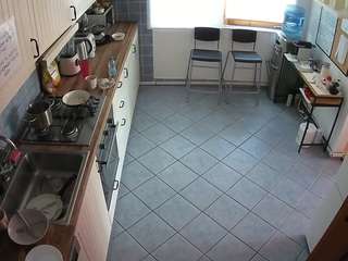 voyeurcam-julmodels-kitchen-2