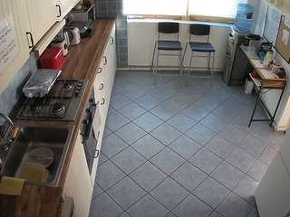 voyeurcam-julmodels-kitchen-2