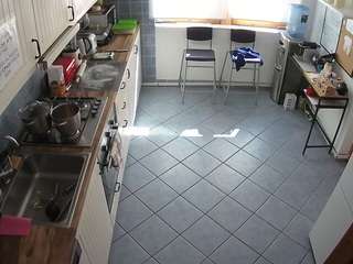 voyeurcam-julmodels-kitchen-2
