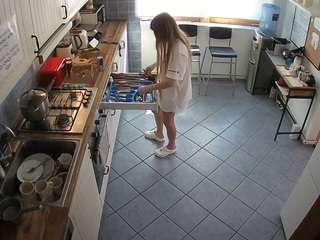 voyeurcam-julmodels-kitchen-2