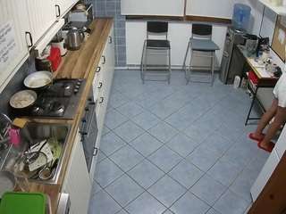 voyeurcam-julmodels-kitchen-2