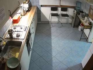 voyeurcam-julmodels-kitchen-2