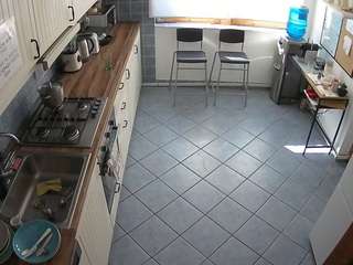 voyeurcam-julmodels-kitchen-2