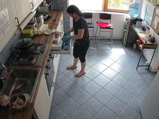 voyeurcam-julmodels-kitchen-2 live webcam show