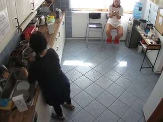 voyeurcam-julmodels-kitchen-2 live webcam show