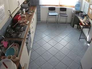 voyeurcam-julmodels-kitchen-2