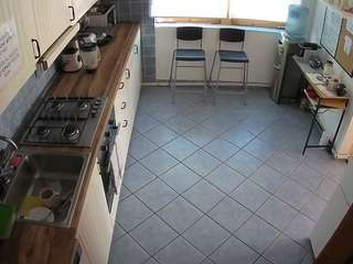 voyeurcam-julmodels-kitchen-2