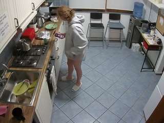 voyeurcam-julmodels-kitchen-2
