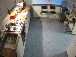 voyeurcam-julmodels-kitchen-2