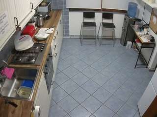 voyeurcam-julmodels-kitchen-2