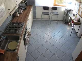 voyeurcam julmodels kitchen 2 live webcam show