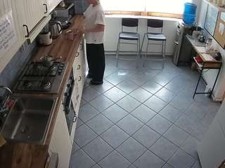 voyeurcam-julmodels-kitchen-2