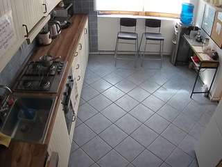voyeurcam julmodels kitchen 2 live webcam show