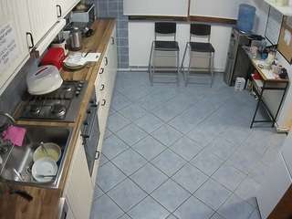 voyeurcam-julmodels-kitchen-2