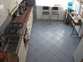 voyeurcam-julmodels-kitchen-2