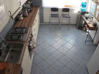 voyeurcam-julmodels-kitchen-2