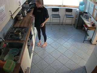 voyeurcam-julmodels-kitchen-2