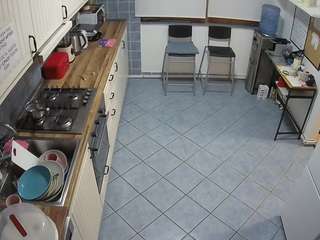 voyeurcam-julmodels-kitchen-2