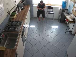 voyeurcam-julmodels-kitchen-2