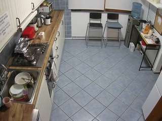voyeurcam-julmodels-kitchen-2