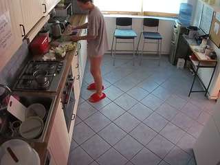 voyeurcam-julmodels-kitchen-2