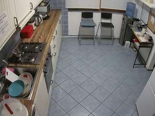 voyeurcam-julmodels-kitchen-2