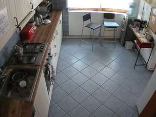 voyeurcam-julmodels-kitchen-2