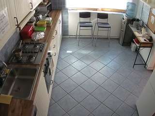 voyeurcam-julmodels-kitchen-2