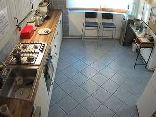 voyeurcam-julmodels-kitchen-2
