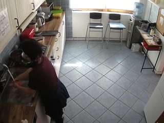voyeurcam-julmodels-kitchen-2