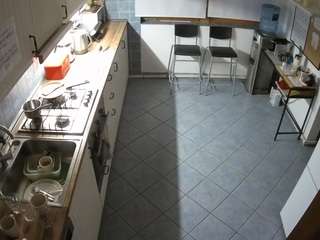 voyeurcam-julmodels-kitchen-2