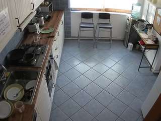 voyeurcam-julmodels-kitchen-2
