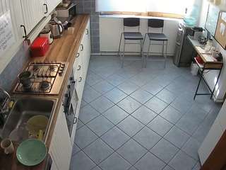 voyeurcam-julmodels-kitchen-2