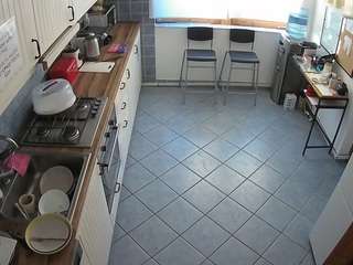 voyeurcam-julmodels-kitchen-2