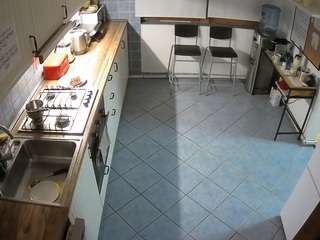 voyeurcam-julmodels-kitchen-2