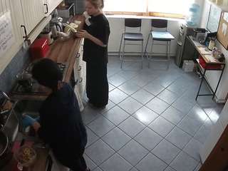 voyeurcam-julmodels-kitchen-2